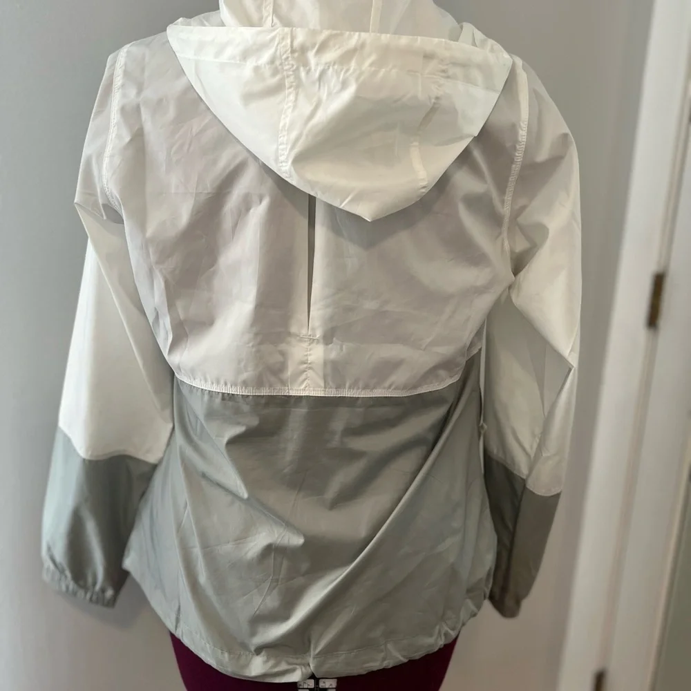 Women’s XS SEMO Columbia Windbreaker.  NWOT.